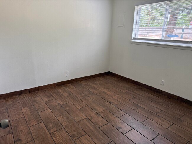 Building Photo - 3908 Ortiz Ct NE