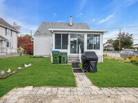 Building Photo - 143 Safran Ave