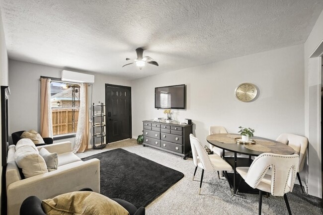 Building Photo - 3705 Bremond St