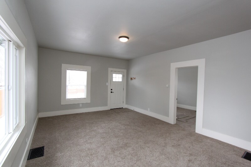 Building Photo - 1316 13th Ave