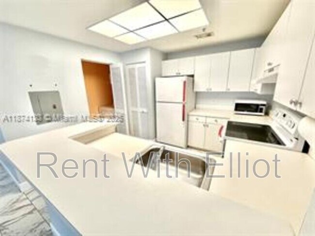 Primary Photo - 2015 SE 10th Ave