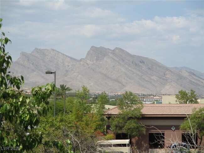 Building Photo - 1001 Domnus Ln