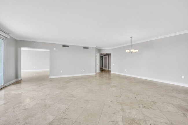 Building Photo - 2777 Paradise Rd