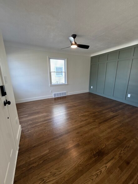 Building Photo - 125 S Minerva Ave