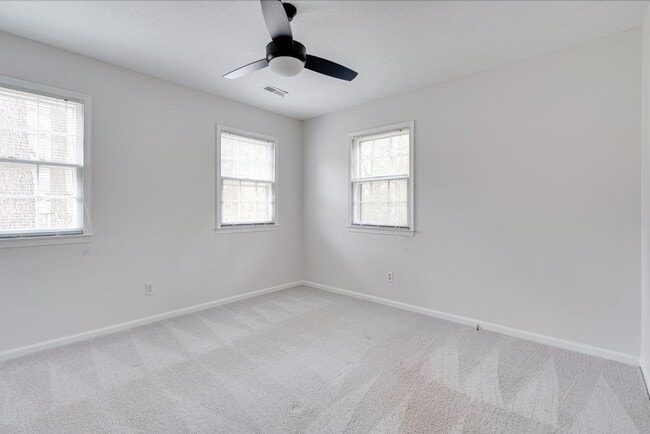 Building Photo - 2437 Tilghman Cir