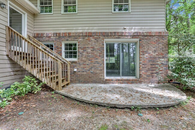 Building Photo - Prestigious Dunwoody Georgia