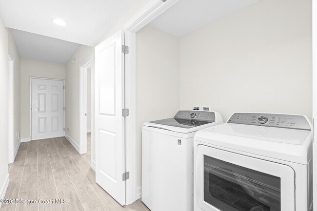 Building Photo - 1805 Riverside Dr