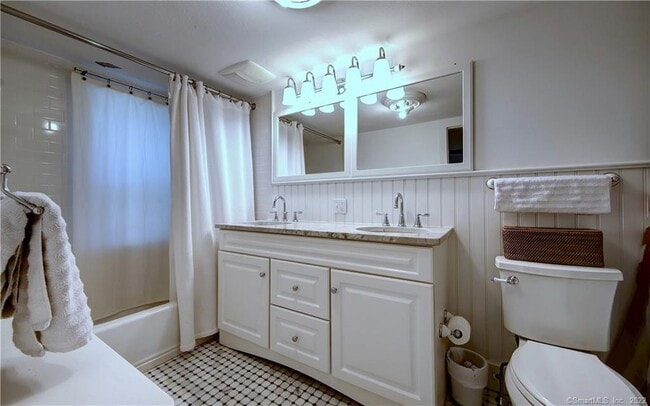 Building Photo - 96 Kings Hwy N