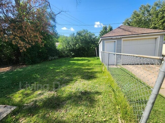 Building Photo - 501 S 38th St