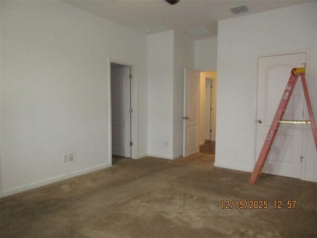 Building Photo - 3230 Stratton Cir