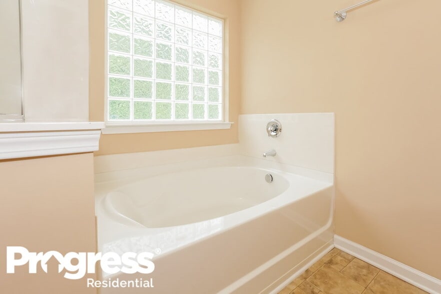 Building Photo - 3009 Streamlet Way