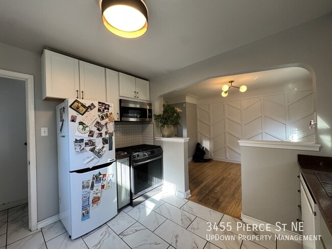 Building Photo - 3455 Pierce St NE