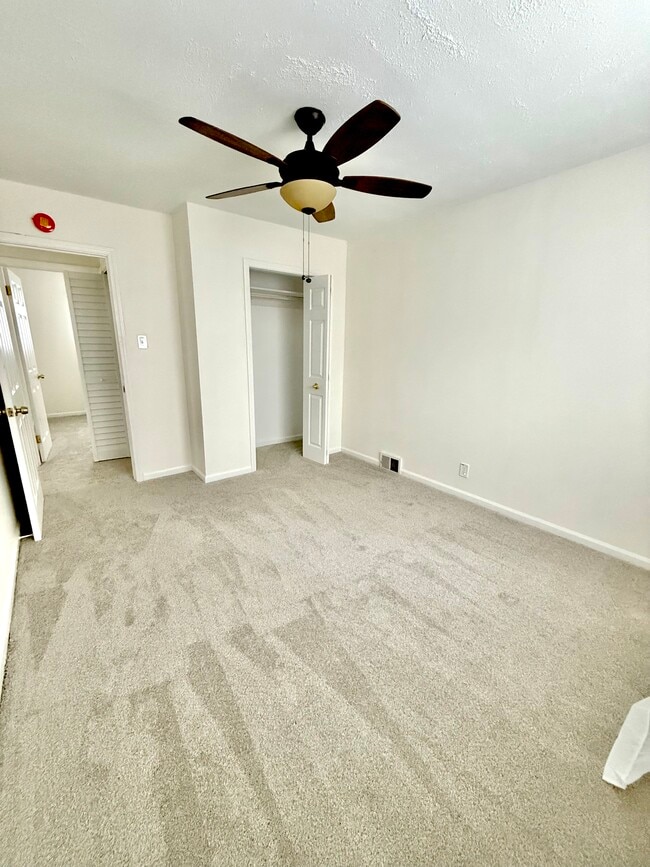 Building Photo - 18288 Deering St