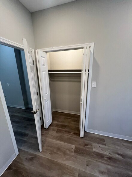 Building Photo - 7038 Woodland Ave