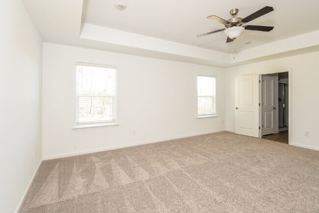 Building Photo - 319 Foxhill Dr