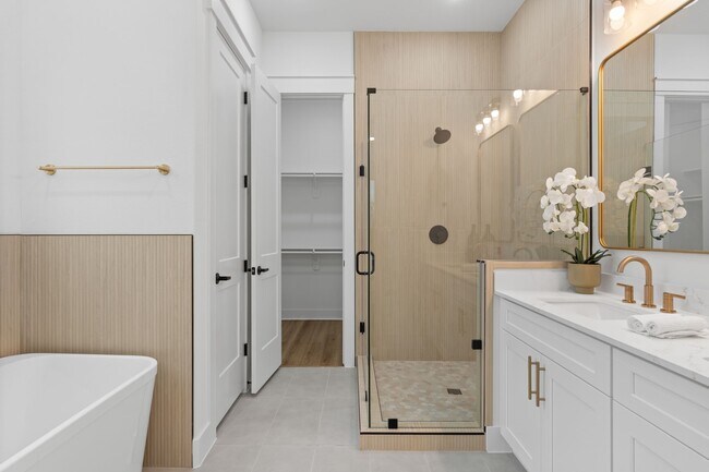 Building Photo - 717 Janisch Rd