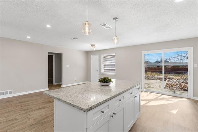 Building Photo - 714 Pleasant Valley Rd