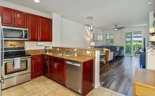 Building Photo - Beautiful Fully Furnished, 3 Bed/2 Bath Kai Ani Village Townhome