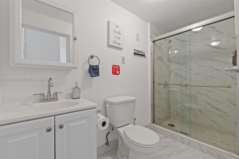 Building Photo - 2453 SW 17th St