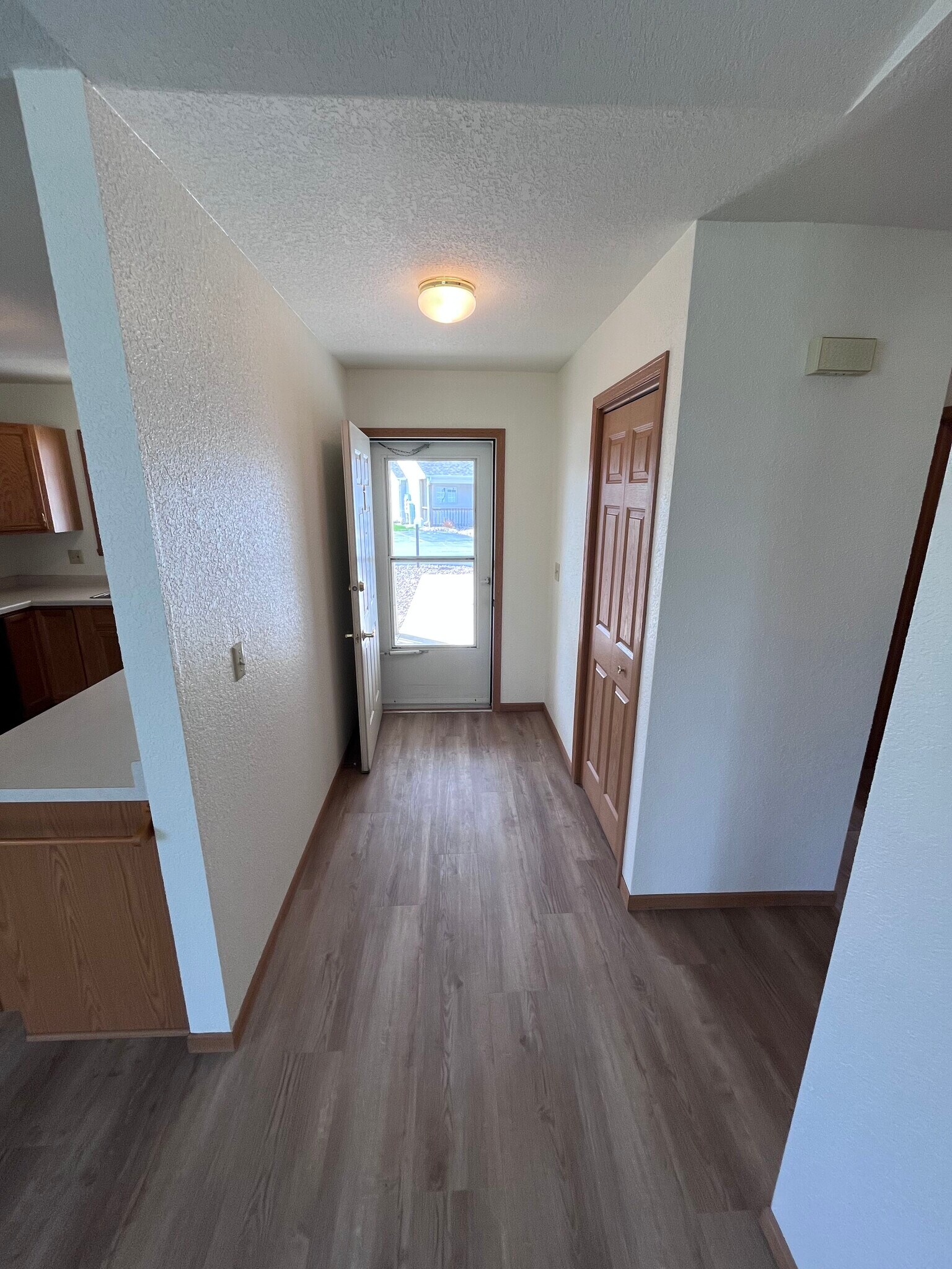 Building Photo - 996 Primrose Ln