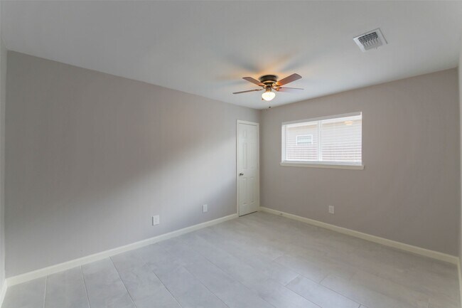 Building Photo - 3605 Barberry Dr