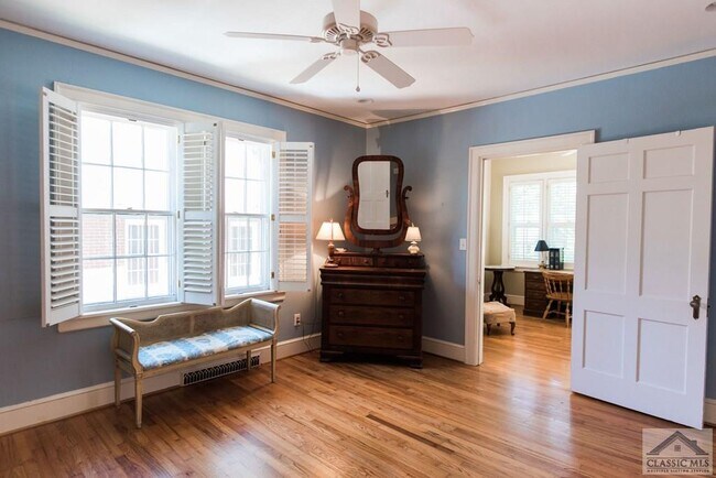 Building Photo - 285 Hampton Ct