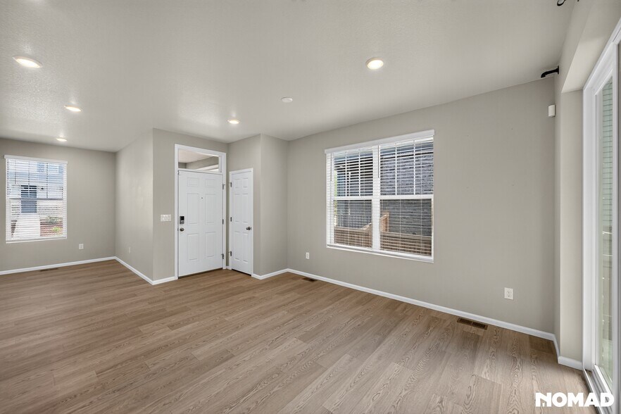 Building Photo - 745 N Tempe St