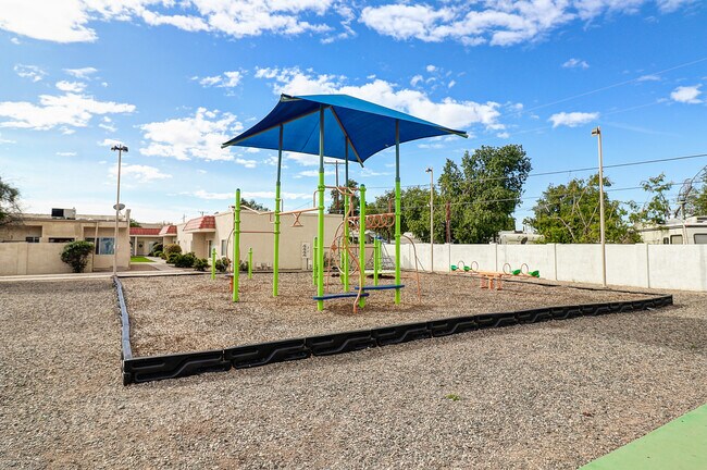 Building Photo - 17032 N 16th Dr