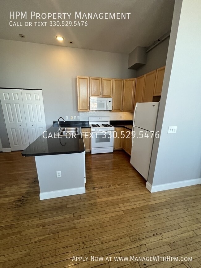 Building Photo - 2404 Prospect Ave E