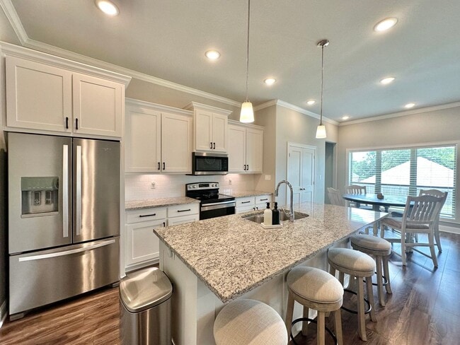 Building Photo - Available Now! Beautiful Home in Lindsey C...