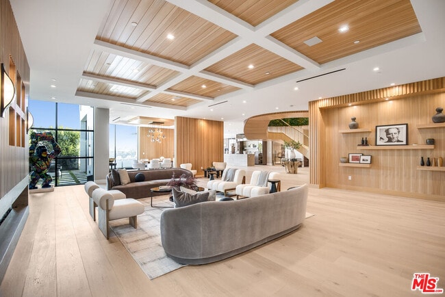 Building Photo - 1033 Somera Rd