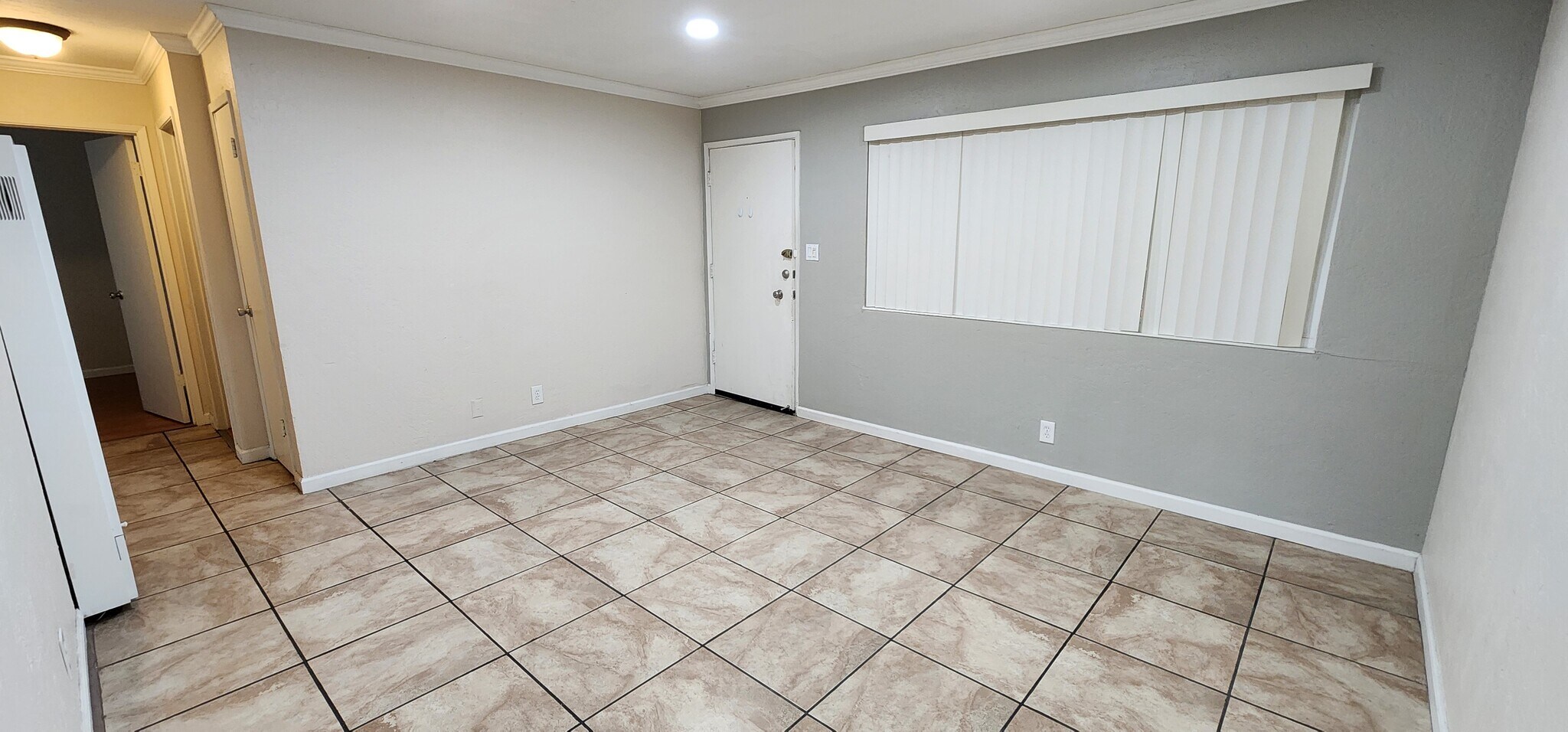 Building Photo - 845 Apgar St