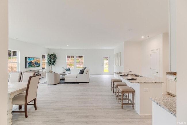 Building Photo - 95 Suhani Ln