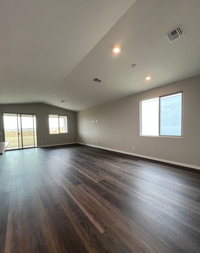 Building Photo - Brand New Home In Pronghorn Ranch!