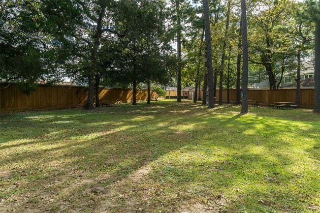 Building Photo - 751 Bison Dr