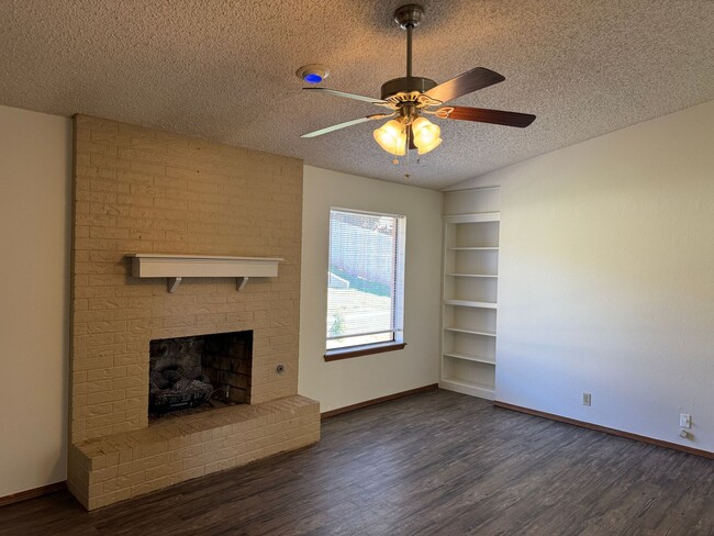 Building Photo - 3 bed 2 bath in Norman, West side, close to everything! cute and clean ready for move in!