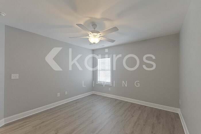 Building Photo - 3709 Oak Leaf Way