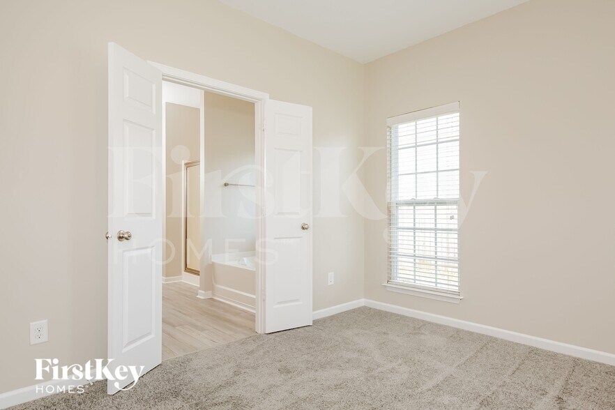 Building Photo - 6806 Championship Dr