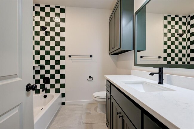 Building Photo - 4616 Maple Rdg Dr