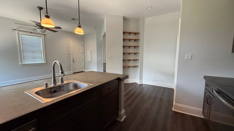 Building Photo - 6204 S Rocheblave St