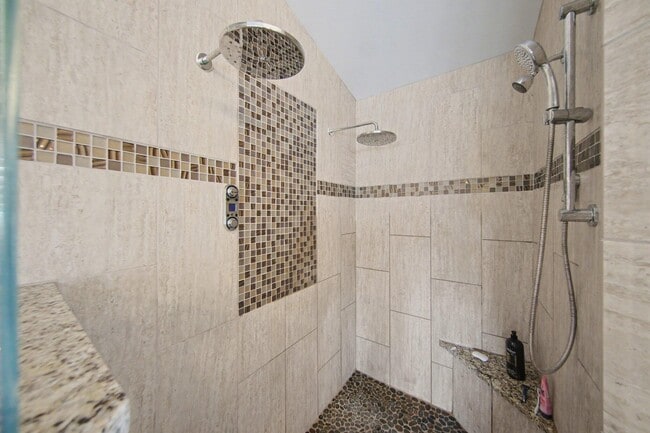 Building Photo - 1495 Chapleau Dr