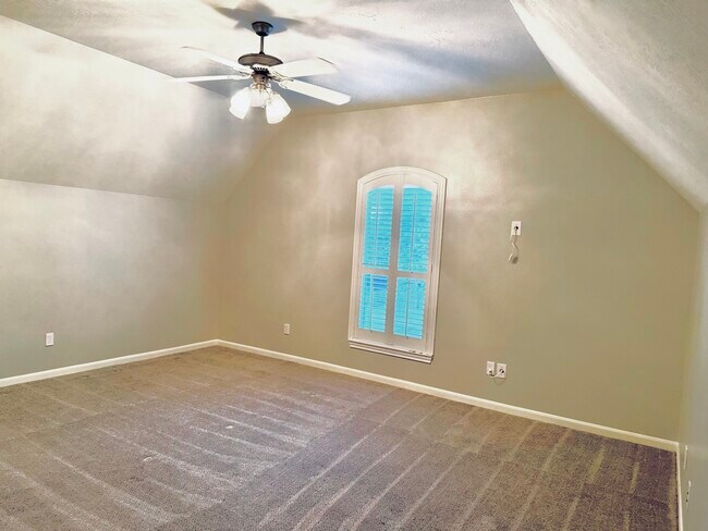 Building Photo - 14131 Sandhill Crane Dr