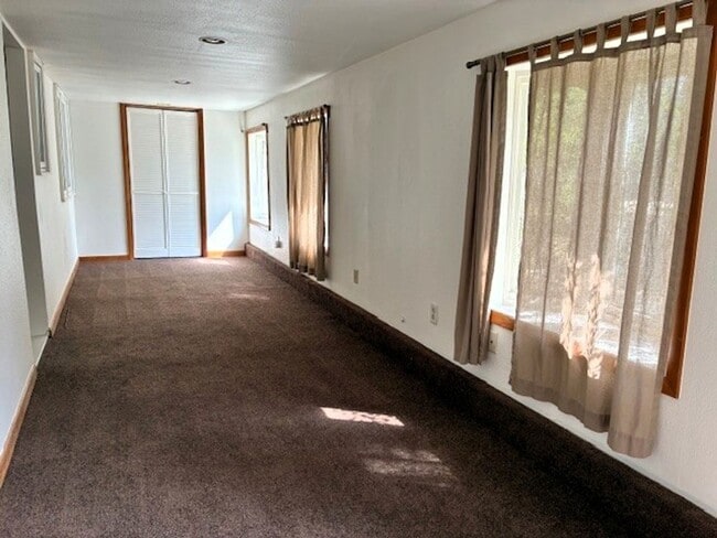 Building Photo - Long Term Rental- 15 Beaver Court