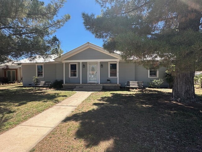 Primary Photo - 1007 N 5th St