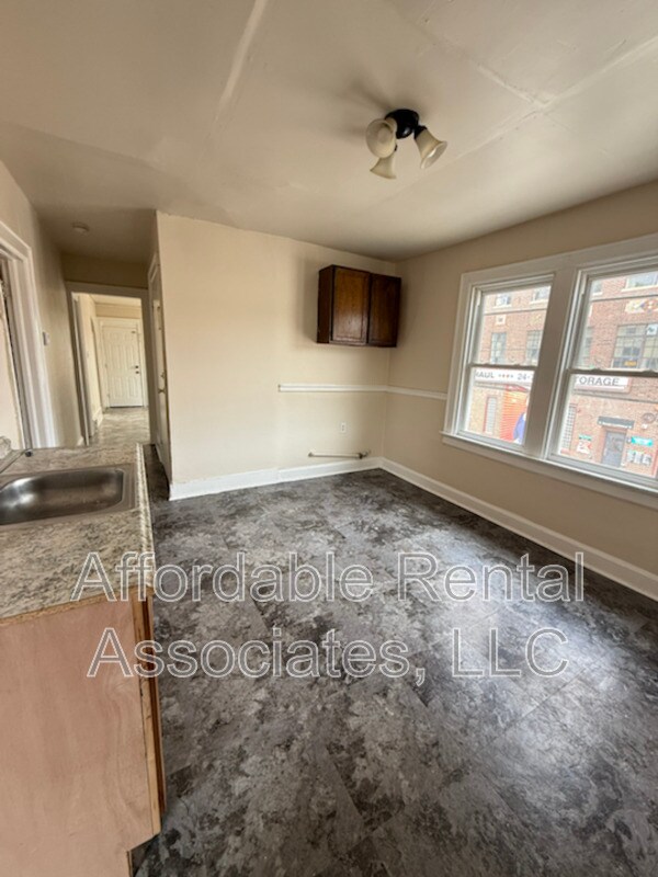 Building Photo - 3529 W Pierce St