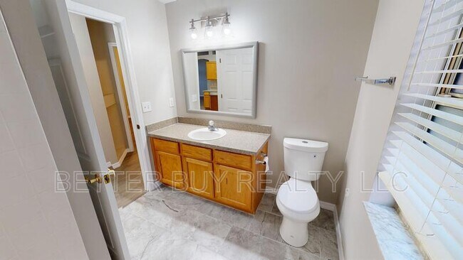 Building Photo - 23 Burning Tree Pl