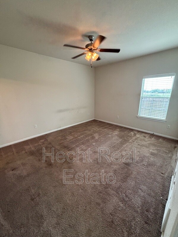 Building Photo - 342 Main St