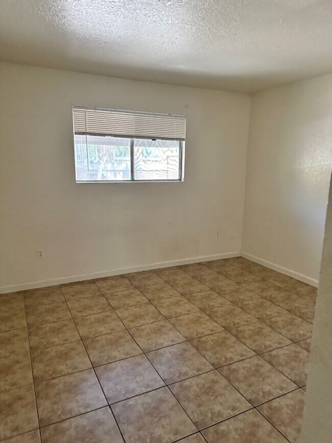 Building Photo - 18202 N Cave Creek Rd