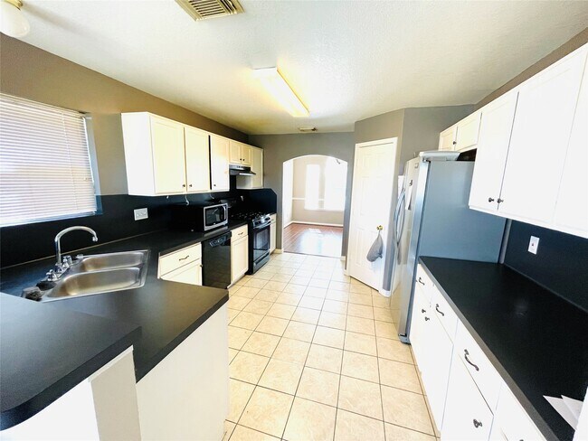 Building Photo - 23027 N Waterlily Dr