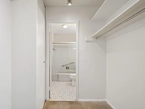 Building Photo - 5701 N Sheridan Rd